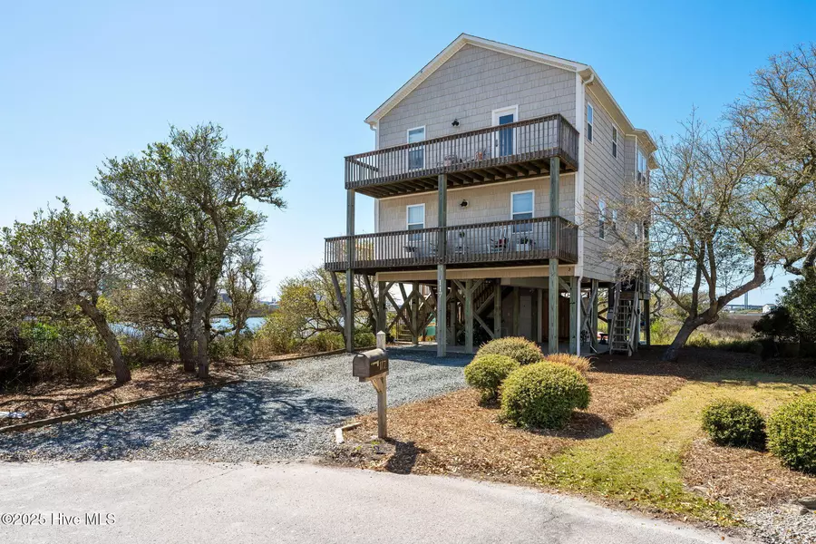 117 Anchor DR, Surf City, NC 28445
