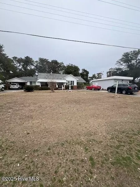 329 Cape Lookout Drive DR, Harkers Island, NC 28531