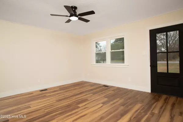 New Bern, NC 28560,207 S Glenburnie RD