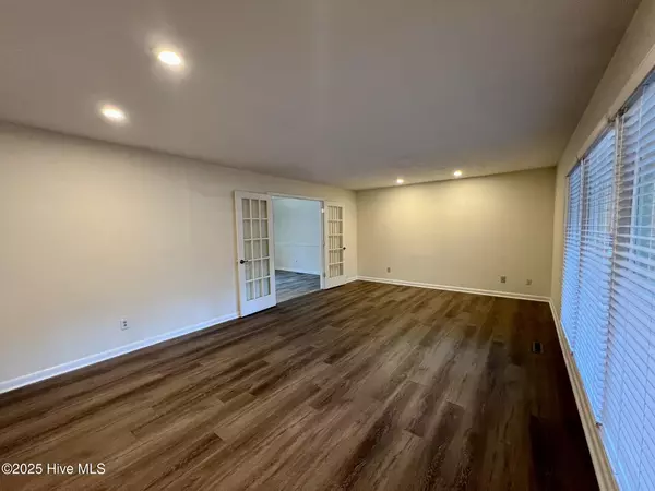 Southern Pines, NC 28387,194 Boiling Springs CIR