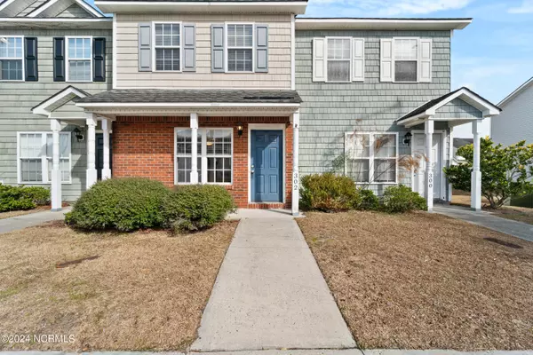 302 Bridgewood DR, Jacksonville, NC 28546