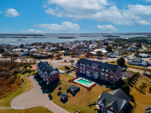 Swansboro, NC 28584,502 Main ST #Unit 105
