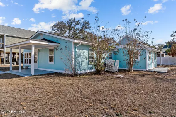 Oak Island, NC 28465,202 NE 33rd ST