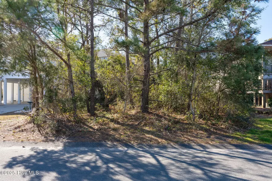 409 Carolina Sands DR, Carolina Beach, NC 28428