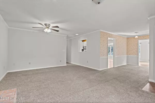 Southern Pines, NC 28387,915 Satinwood CT