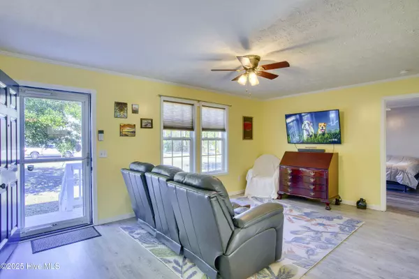 Hampstead, NC 28443,104 Sunset CT