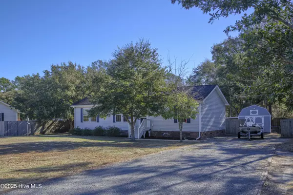 Hampstead, NC 28443,104 Sunset CT