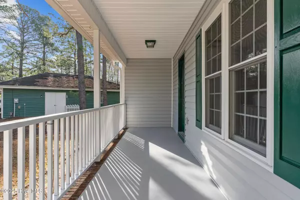 New Bern, NC 28560,5504 Fish Cay CT