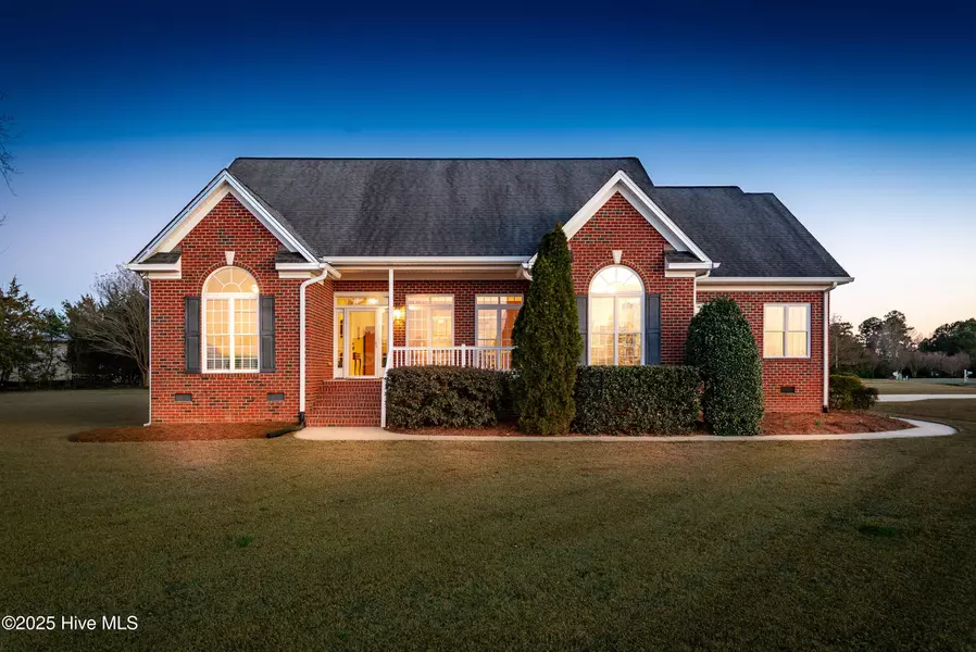 1311 Steeplechase DR, Grimesland, NC 27837