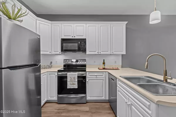 Southport, NC 28461,608 W Brown ST #F