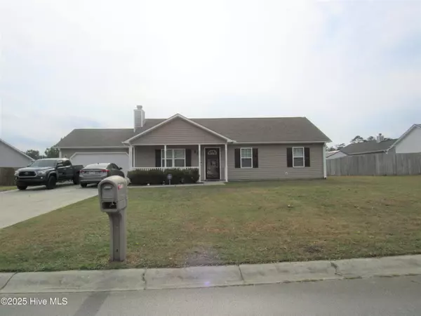 233 Loren RD, Hubert, NC 28539