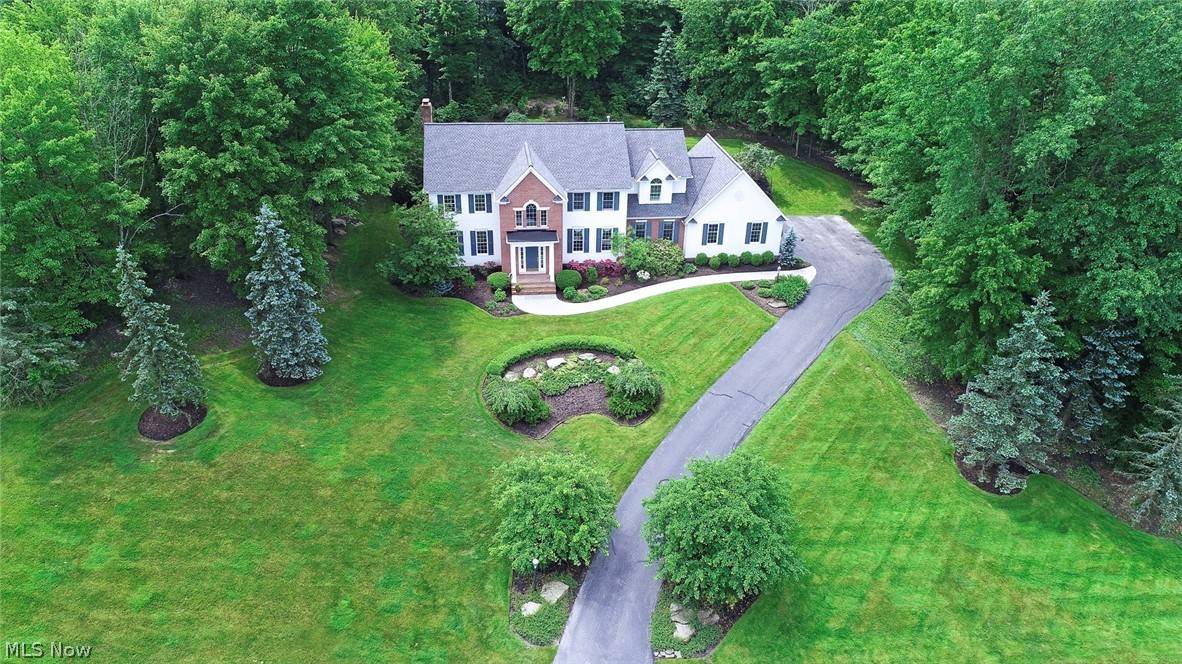 195 Grey Fox RUN, Chagrin Falls, OH 44022