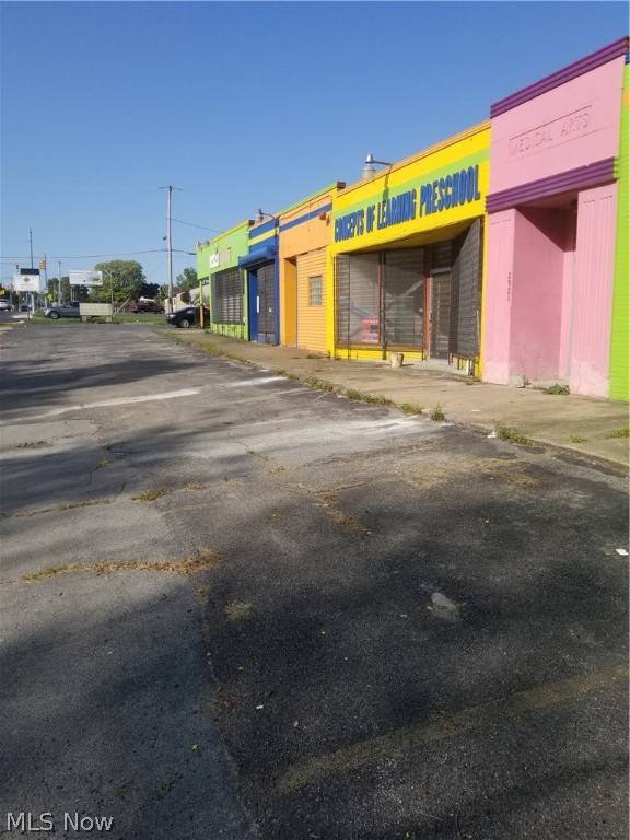 Youngstown, OH 44511,2915 Glenwood AVE