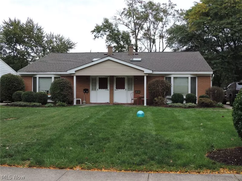 3665-3667 Beaumont DR, North Olmsted, OH 44070