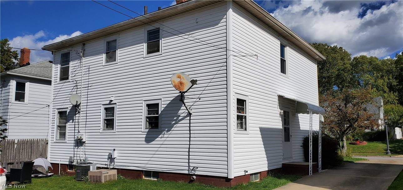 Cuyahoga Falls, OH 44223,2456 21st ST