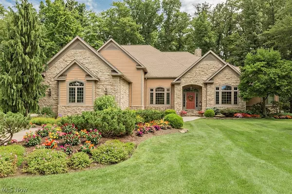 460 Club DR, Aurora, OH 44202