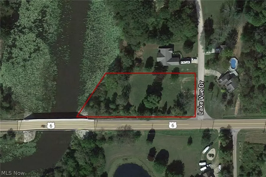 1127 Lake Vue DR, Roaming Shores, OH 44085