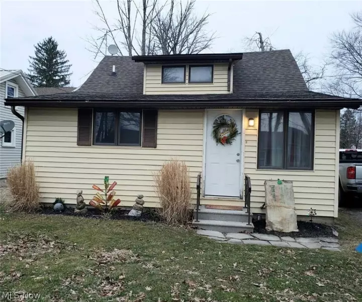 275 Redfern RD, Chippewa Lake, OH 44215