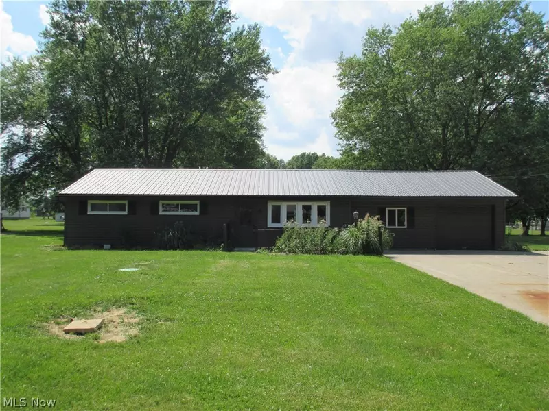 10685 Barcus AVE NE, Alliance, OH 44601