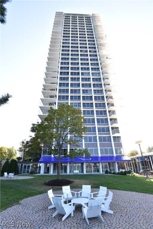 Lakewood, OH 44107,12700 Lake AVE #504