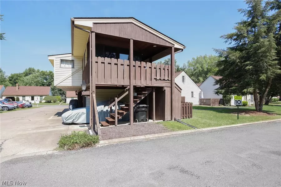 46103 New England Square #E, New Waterford, OH 44445