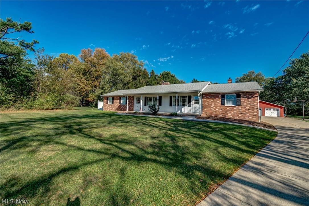 8362-8364 Ladonna CIR NW, North Canton, OH 44720