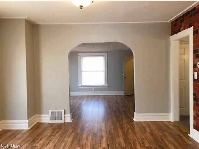 Cleveland, OH 44105,8204 Vineyard AVE