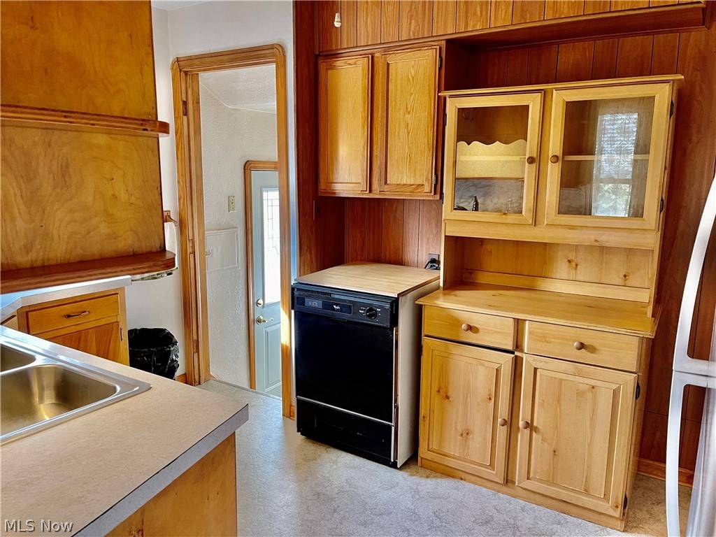 Parma, OH 44129,8118 Wainstead DR