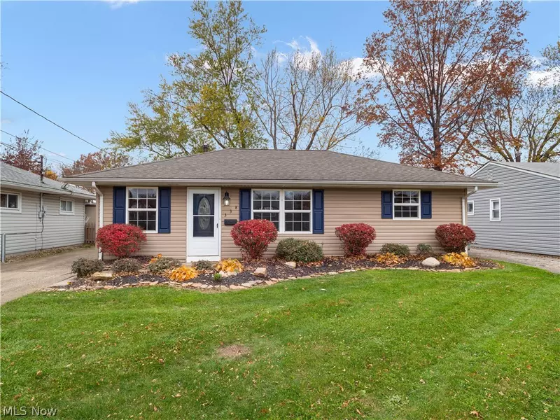 338 Gayle DR, Sheffield Lake, OH 44054