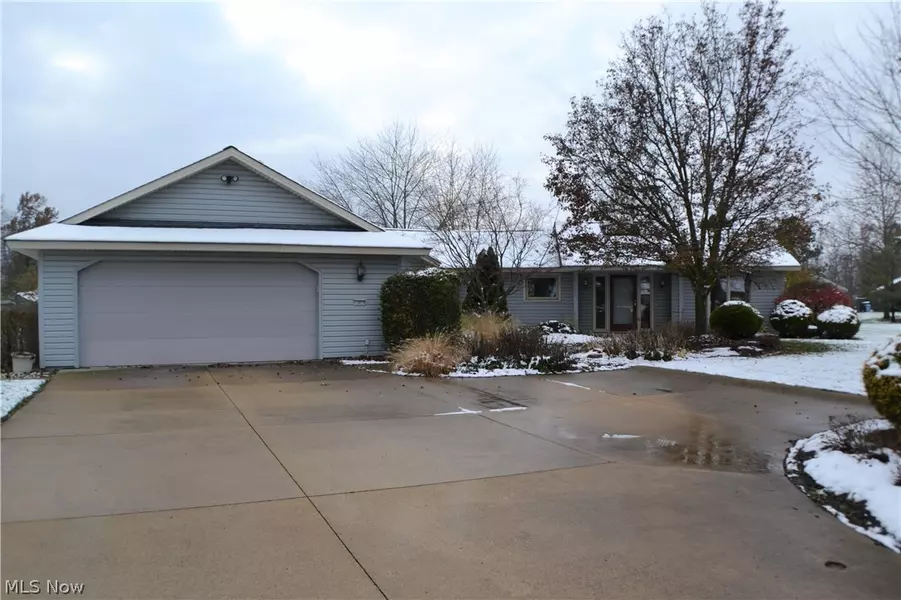 33023 Woodstone CIR, North Ridgeville, OH 44039