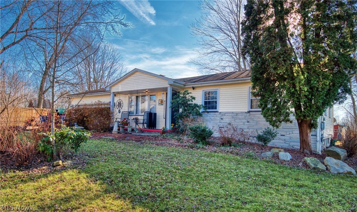899 Tibbetts Wick RD, Girard, OH 44420