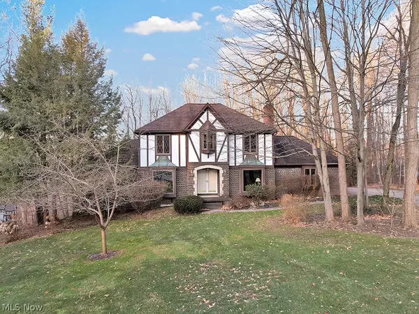 8230 Pebble Creek CRK, Bainbridge, OH 44023