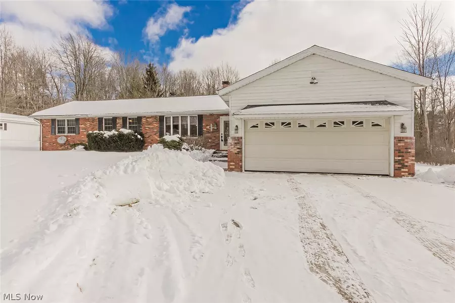 17955 English DR, Chagrin Falls, OH 44023