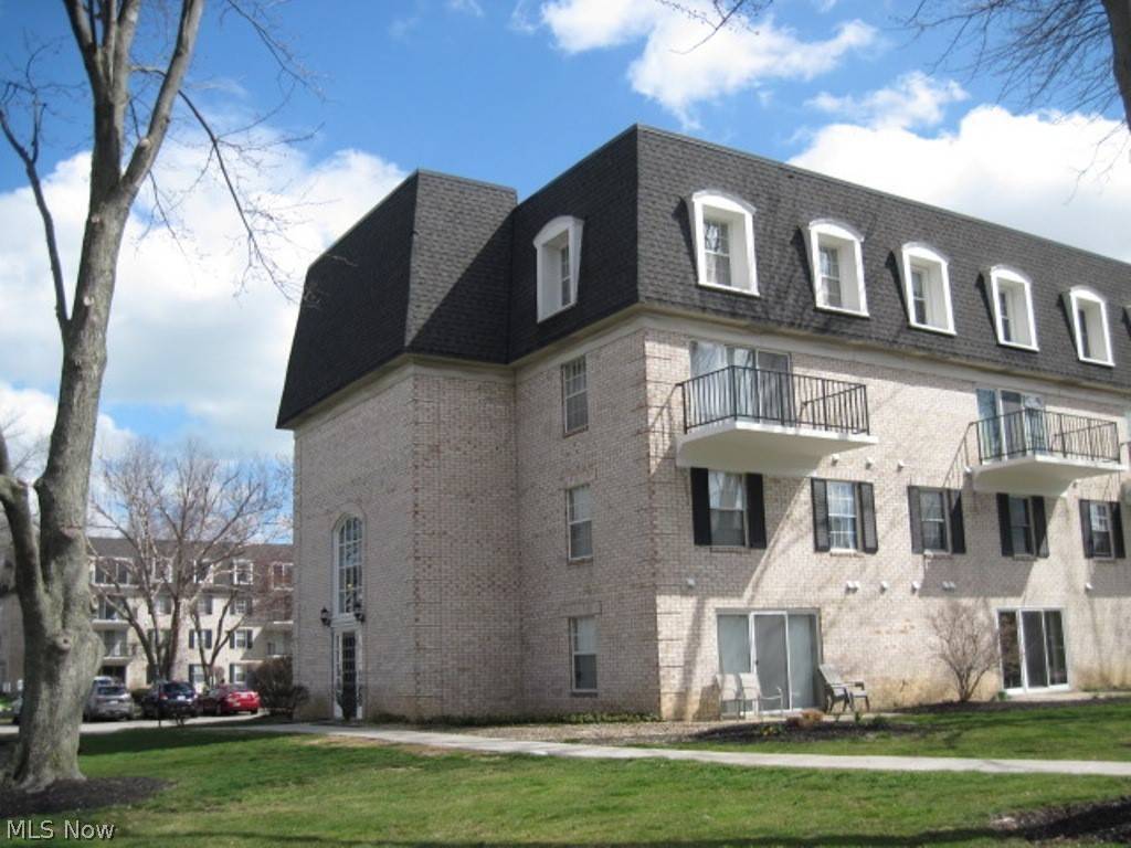 Westlake, OH 44145,1931 King James Pkwy #334