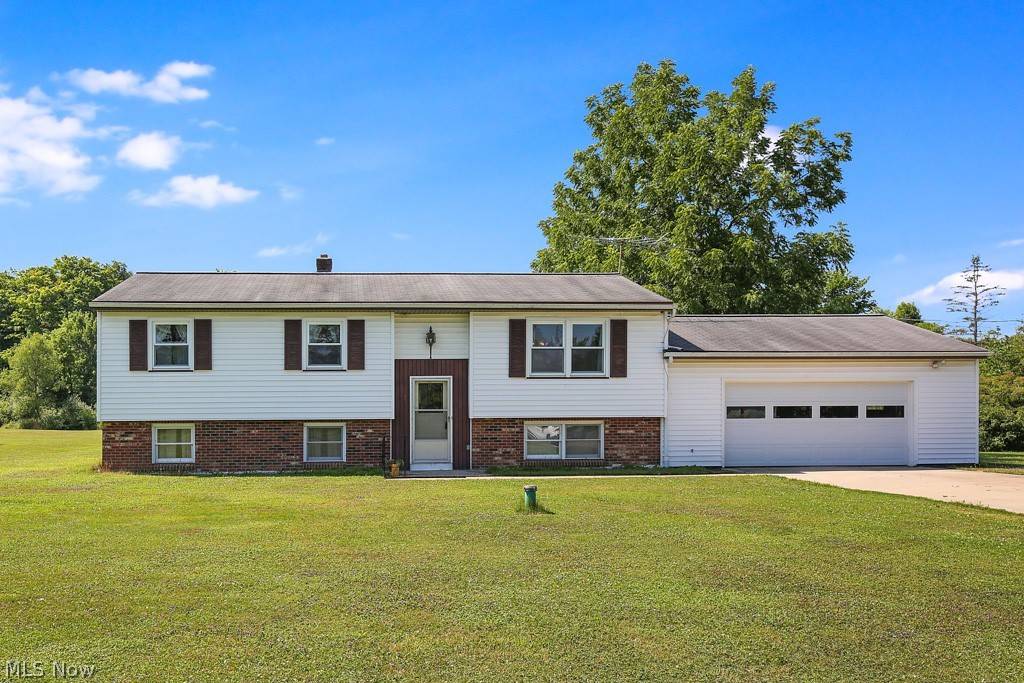 10221 Franklin RD, Auburn, OH 44023
