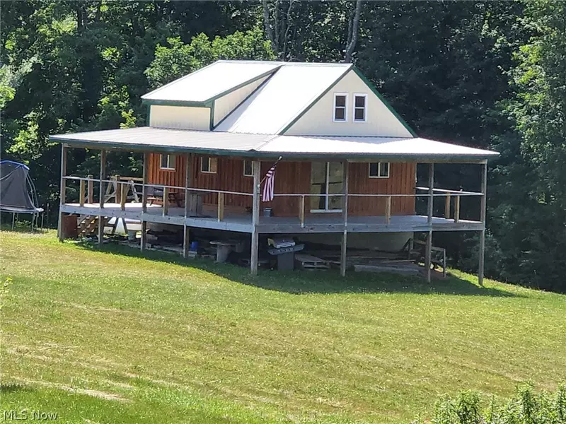 6507 Quince RD SE, Amsterdam, OH 43903