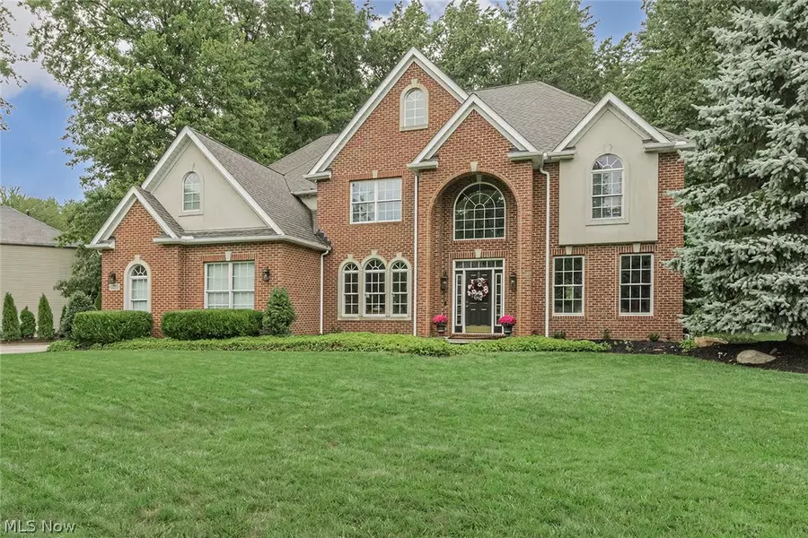 25832 Iris CT, Westlake, OH 44145