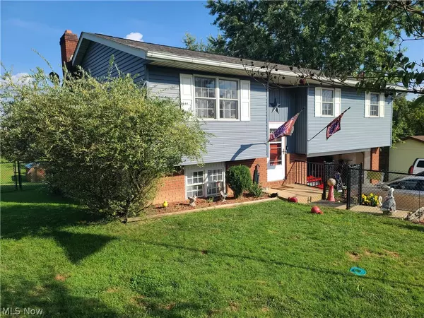 3157 Wayne Ridge RD, Zanesville, OH 43701