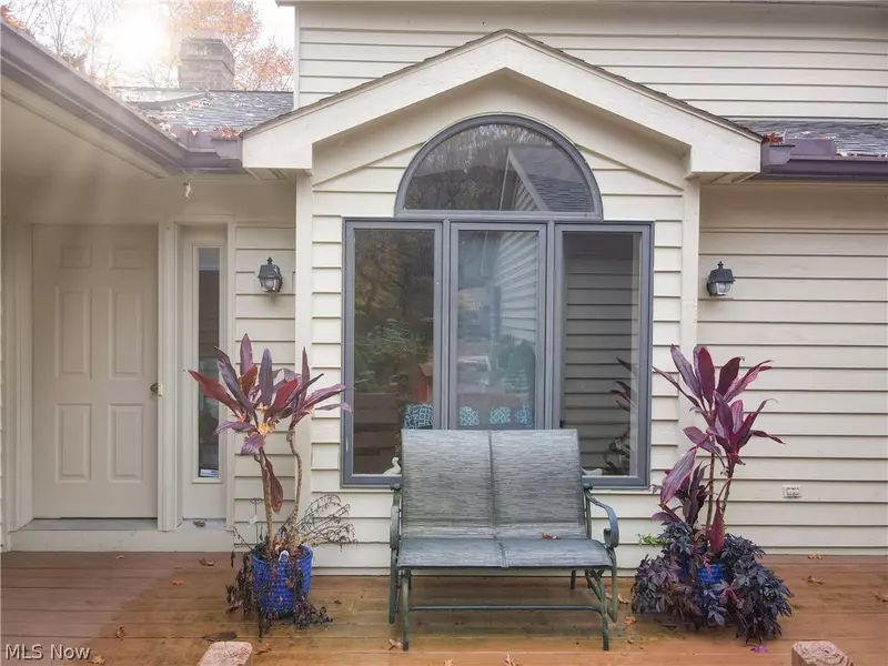 244 Twin Creeks DR, Chagrin Falls, OH 44023