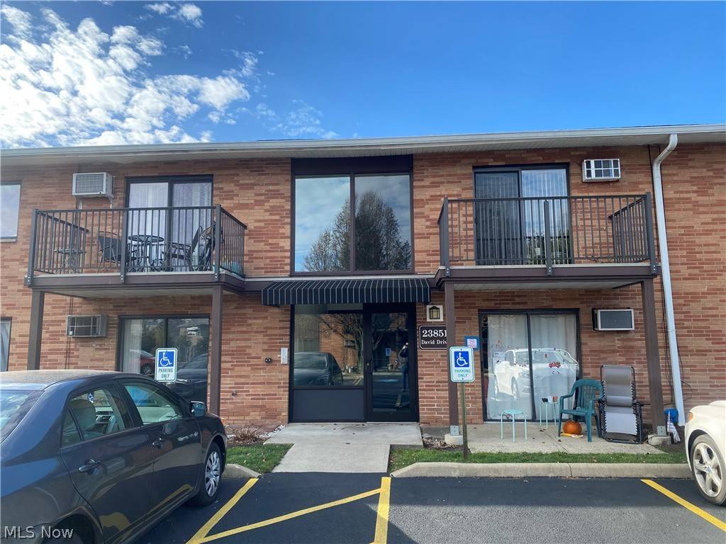 23851 David DR #202, North Olmsted, OH 44070