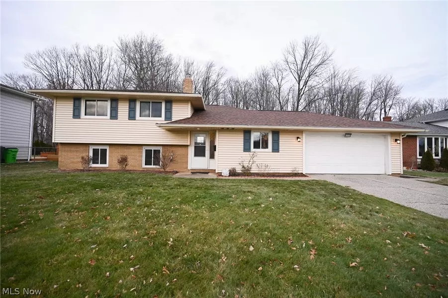 6555 Vallevista DR, Mayfield Heights, OH 44124