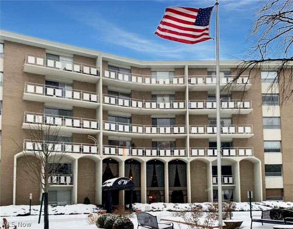 3400 Wooster RD #208, Rocky River, OH 44116