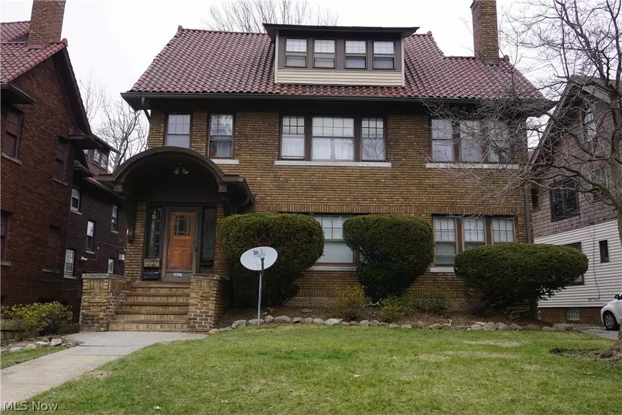 2627 Colchester RD, Cleveland Heights, OH 44106