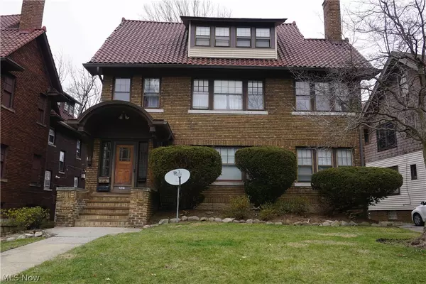 Cleveland Heights, OH 44106,2627 Colchester RD