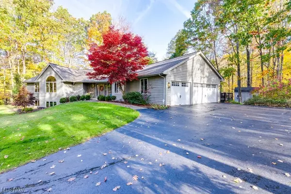 Chagrin Falls, OH 44023,17155 Penny LN