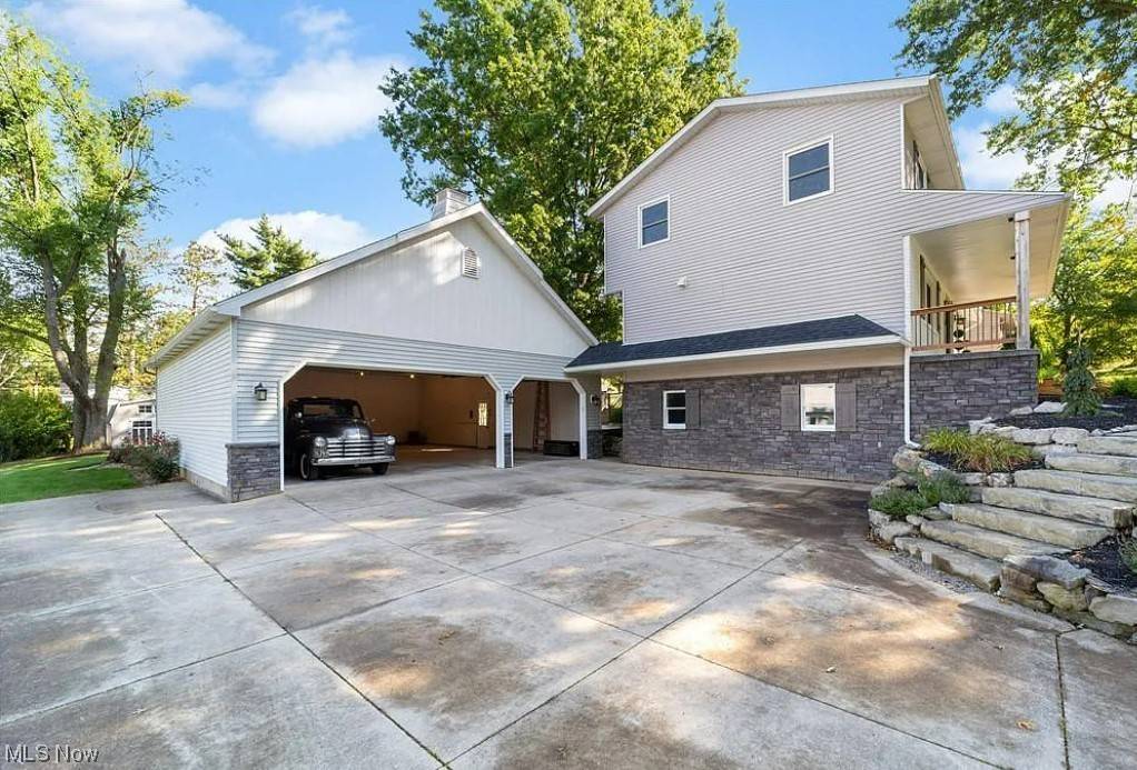 Tallmadge, OH 44278,279 East AVE