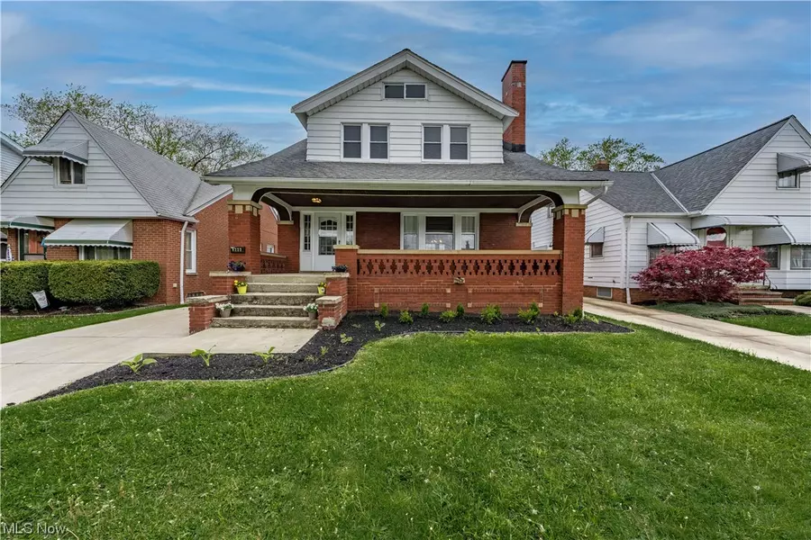 8222 Dorothy AVE, Parma, OH 44129