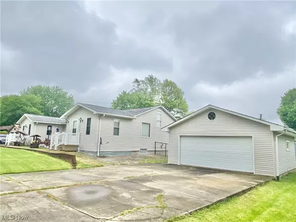 Newton Falls, OH 44444,214 Newton DR