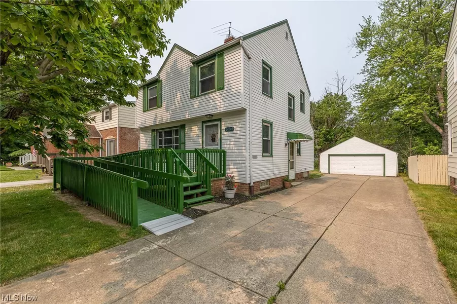 24201 Yosemite DR, Euclid, OH 44117