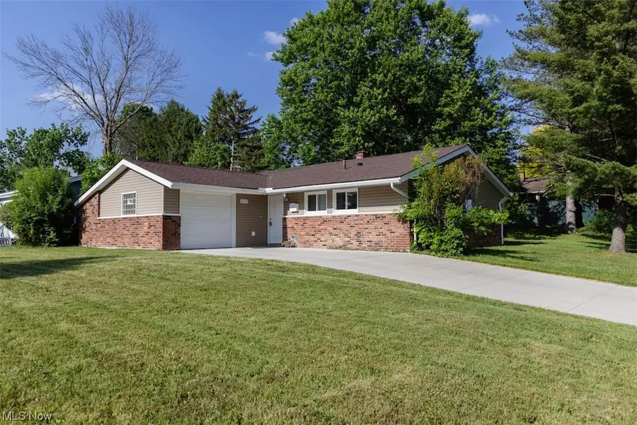 6033 Kimberly DR, Bedford, OH 44146